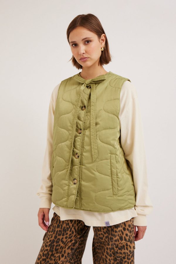 Damson Madder maxxy gilet liner - green None | Women Gilets - Image 3